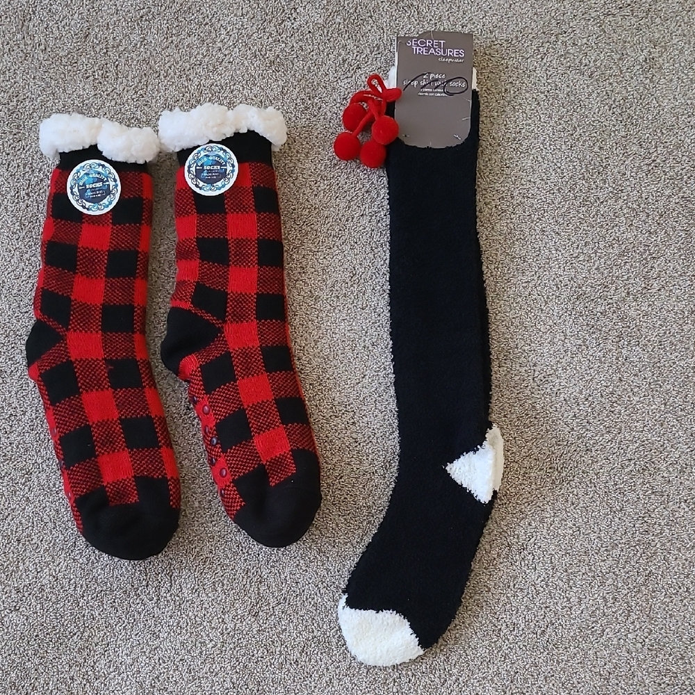 NWT 2 Cozy Red and Black Socks